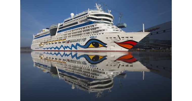Saguenay Welcomes 500,000th Passenger